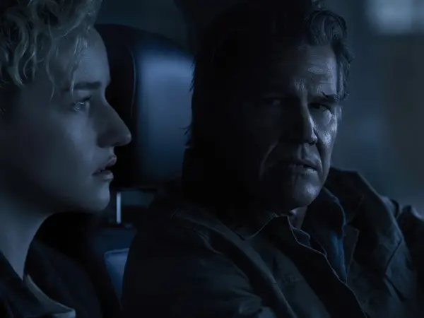 Julia Garner and Josh Brolin in Weapons